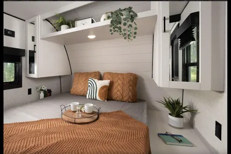 Irma's Highland Ridge RV 26BHS Travel Trailer W/Solar