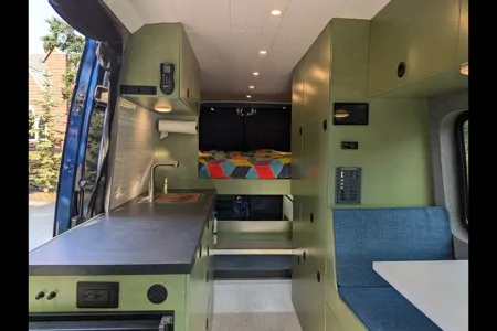 Mercedes Sprinter 4x4 Adventure Van