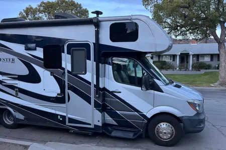 H's Mercedes-Benz sprinter Class C