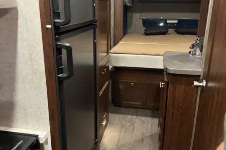 H's Mercedes-Benz sprinter Class C