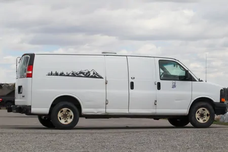 Banff Scenic Cruiser | Reliable & Comfy GMC 2500