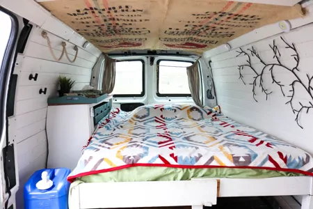Banff Scenic Cruiser | Reliable & Comfy GMC 2500
