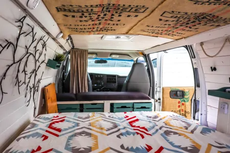 Banff Scenic Cruiser | Reliable & Comfy GMC 2500