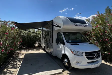 Daniel's Thor Mercedes Benz Quantum MB24 Class C