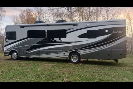 Randy's Ford Fleetwood bounder 35k Class A