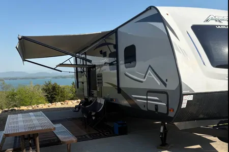 Smidt’s Coachmen Apex Travel Trailer