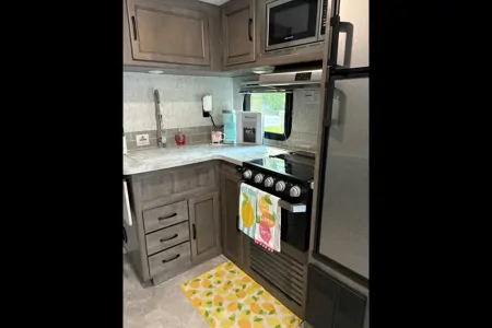 Smidt’s Coachmen Apex Travel Trailer