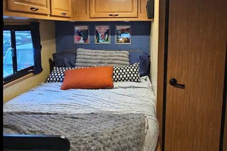 Thor Motor Coach Majestic 23A-C-Unlimited Mileage