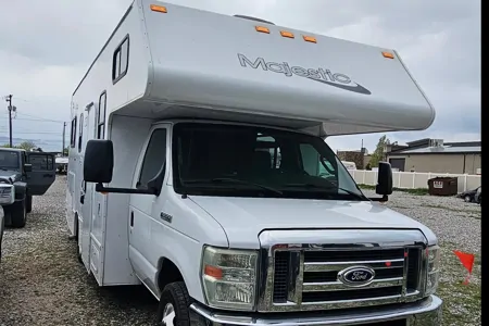 Thor Motor Coach Majestic 23A-C-Unlimited Mileage