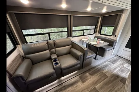 Cougar Camping 364-BHL Fifth Wheel