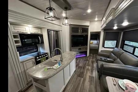 Cougar Camping 364-BHL Fifth Wheel