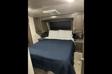 Cougar Camping 364-BHL Fifth Wheel
