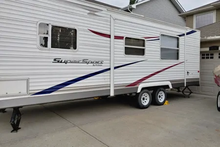 Benjamin's R-Vision 26BHS Travel Trailer