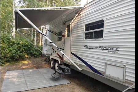 Benjamin's R-Vision 26BHS Travel Trailer