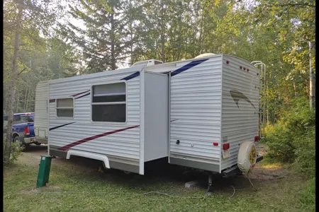 Benjamin's R-Vision 26BHS Travel Trailer