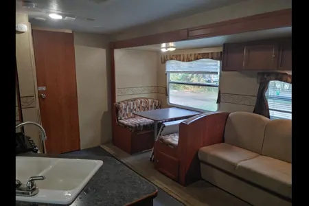 Benjamin's R-Vision 26BHS Travel Trailer