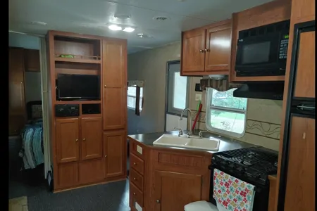 Benjamin's R-Vision 26BHS Travel Trailer