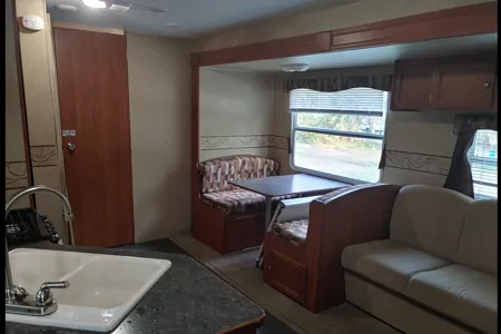 Benjamin's R-Vision 26BHS Travel Trailer
