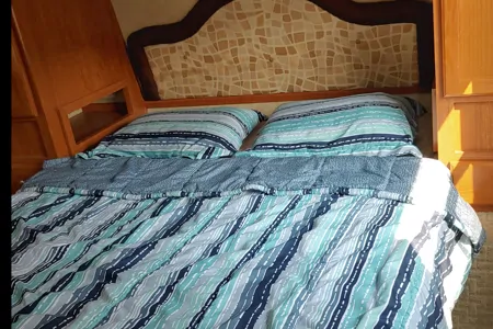 Benjamin's R-Vision 26BHS Travel Trailer