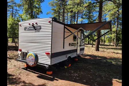 Keystone Zinger Lite 18BH Travel Trailer