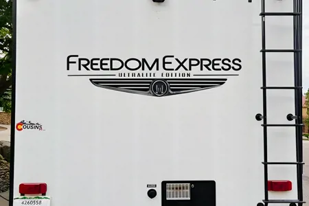Vitaliy's Coachmen FreedomExpress 257BHS Travel Trailer
