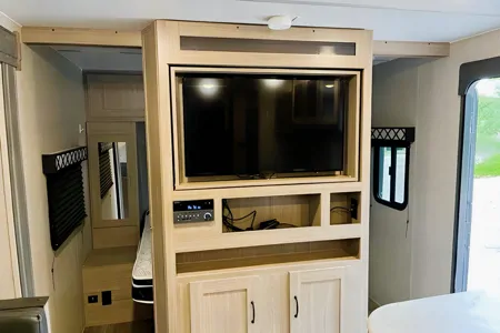 Vitaliy's Coachmen FreedomExpress 257BHS Travel Trailer