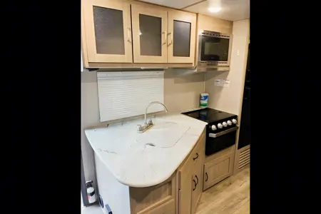 Vitaliy's Coachmen FreedomExpress 257BHS Travel Trailer