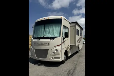 Lidiya's Winnebago Vista 31 KE Class A