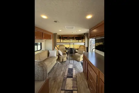Lidiya's Winnebago Vista 31 KE Class A
