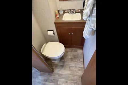 Lidiya's Winnebago Vista 31 KE Class A