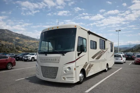 Lidiya's Winnebago Vista 31 KE Class A