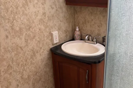Spacious and Cozy Travel Trailer- Ready for Your Next Adventure!