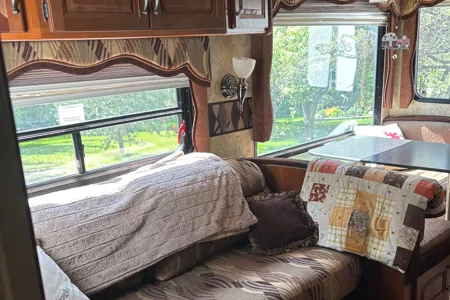 Spacious and Cozy Travel Trailer- Ready for Your Next Adventure!