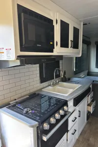 Zuleyma'S Keystone Hideout Travel Trailer