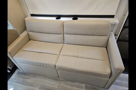 Roadtrip Express!! 2026 Fourwinds Class C 31E