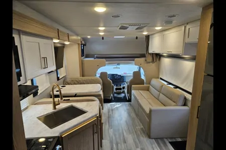 Roadtrip Express!! 2026 Fourwinds Class C 31E