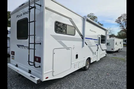 Roadtrip Express!! 2026 Fourwinds Class C 31E