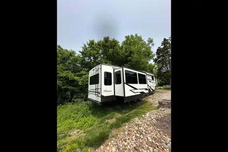 Family Friendly Coachmen Chaparral Fifth Wheel
