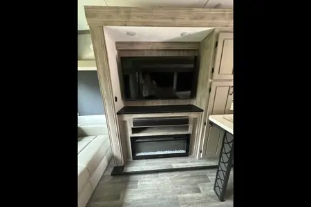 Family Friendly Coachmen Chaparral Fifth Wheel