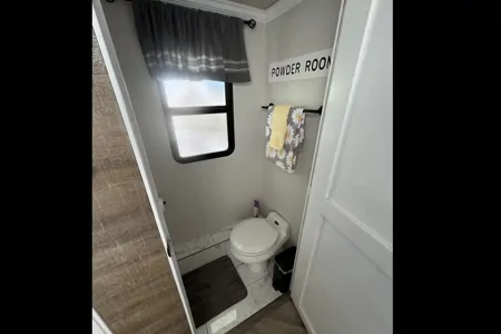 Gib's Newly Renovated Fleetwood Discovery Class A