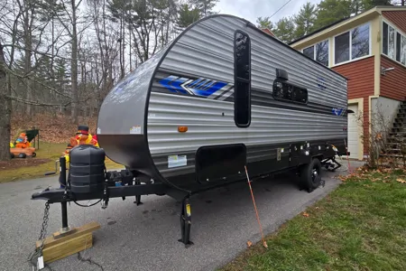 AR's Salem 179DBK Off-grid Travel Trailer