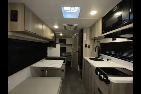 AR's Salem 179DBK Off-grid Travel Trailer
