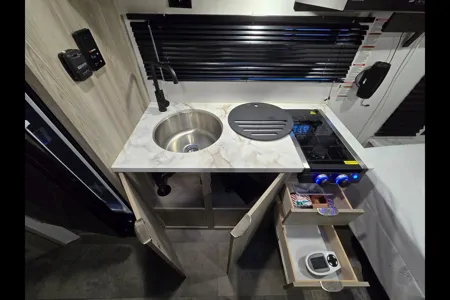 AR's Salem 179DBK Off-grid Travel Trailer