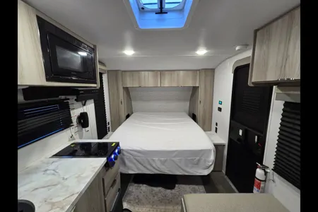 AR's Salem 179DBK Off-grid Travel Trailer