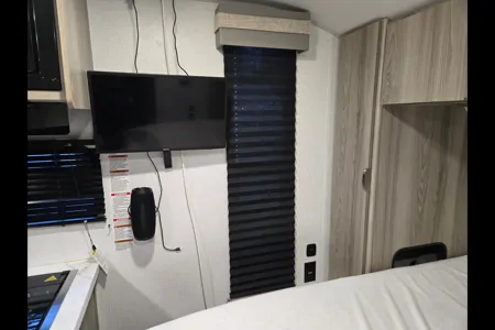 AR's Salem 179DBK Off-grid Travel Trailer