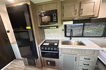 New 2025 Starcraft 24ft. Trailer- free private shuttle - Susi