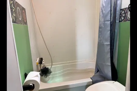 Cozy Camper for 6: Freshly renovated and fully stocked!
