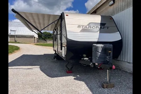 Cozy Camper for 6: Freshly renovated and fully stocked!