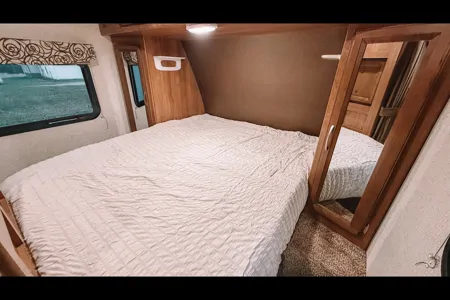 Coachmen Apex Ultra Lite with Blacktone Griddle