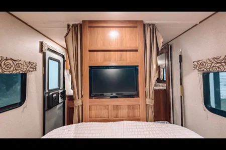 Coachmen Apex Ultra Lite with Blacktone Griddle